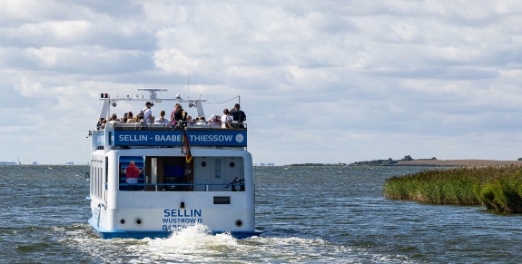 S_Schiffahrt-mit-der-weißen-Flotte