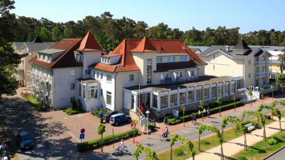 Frontansicht Strandhotel Baabe